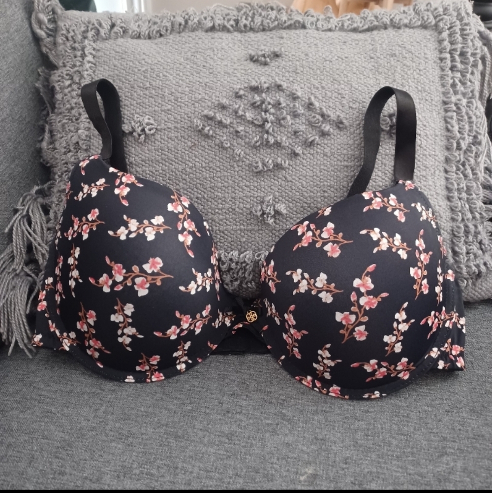 Daisy Fuentes floral underwire bra wmns sz 38DDD